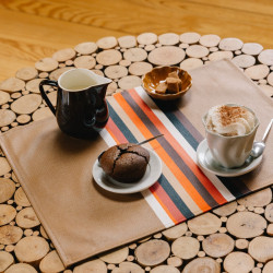 SET DE TABLE EN TOILE...