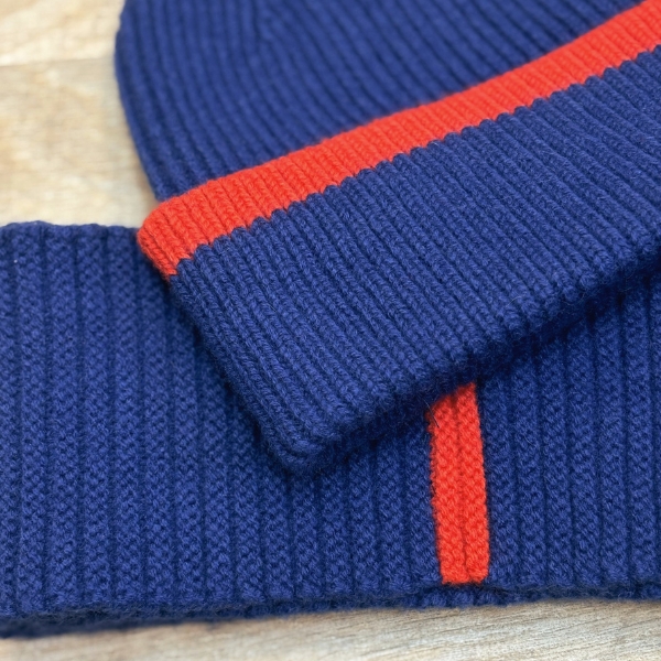 bonnet et echarpe bleu outremer artiga